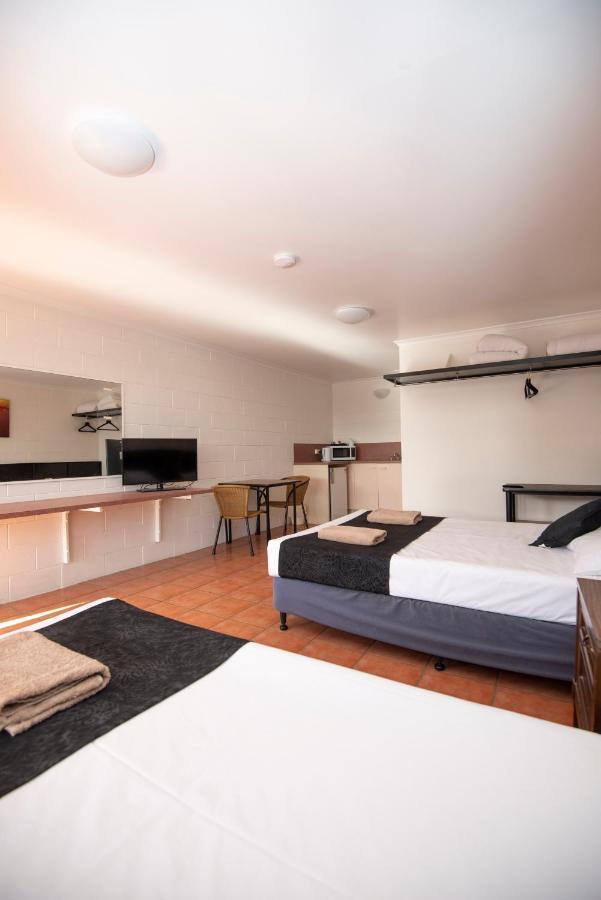 Longreach Most Central Motel Екстериор снимка