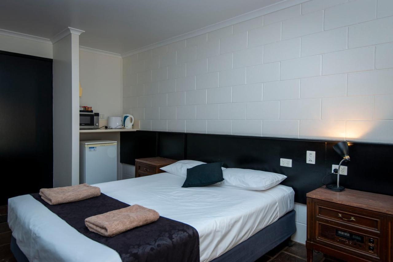 Longreach Most Central Motel Екстериор снимка