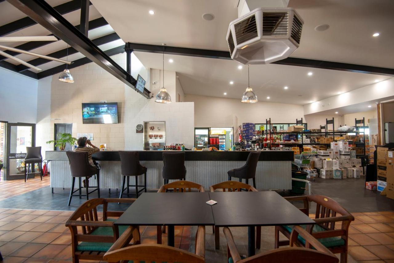 Longreach Most Central Motel Екстериор снимка