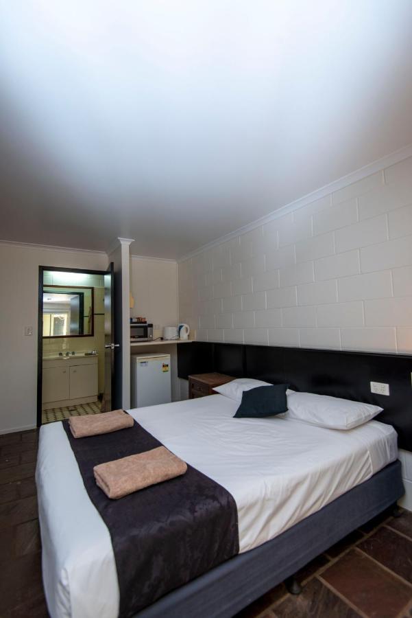 Longreach Most Central Motel Екстериор снимка