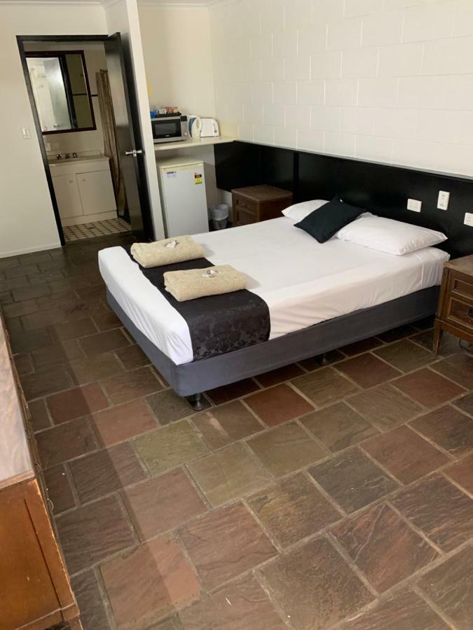 Longreach Most Central Motel Екстериор снимка