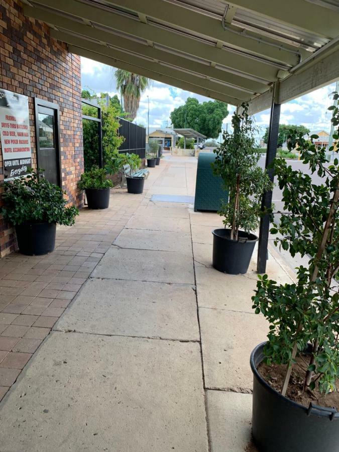 Longreach Most Central Motel Екстериор снимка