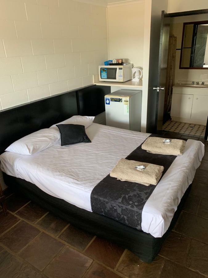 Longreach Most Central Motel Екстериор снимка